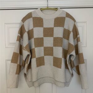 Women’s Moon & Madison Sweater Size M Gently Worn Tan & White Check Pattern